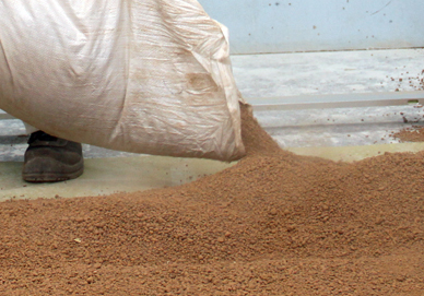 Как правильно выбрать тип песка для стяжки пола?